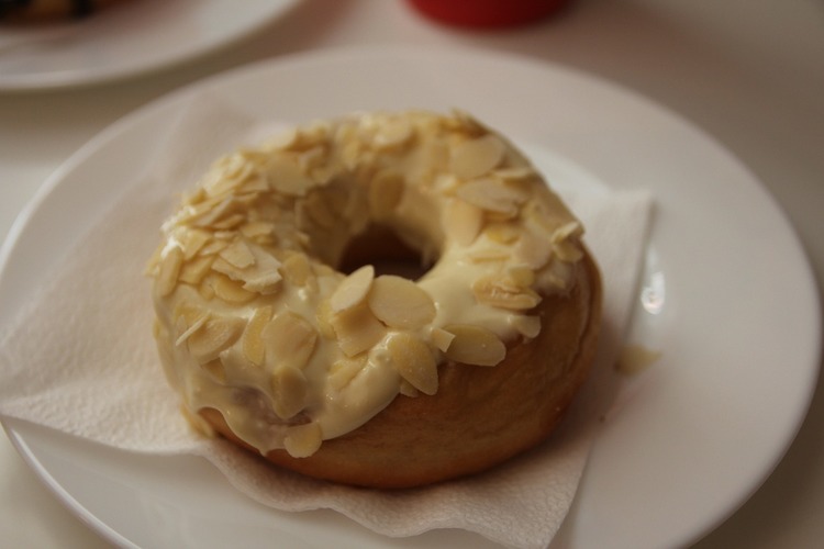 Cream Doughnut with Almond Slivers - Donut Recipe
